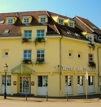 Hotel Am Theater Шветцинген Экстерьер фото