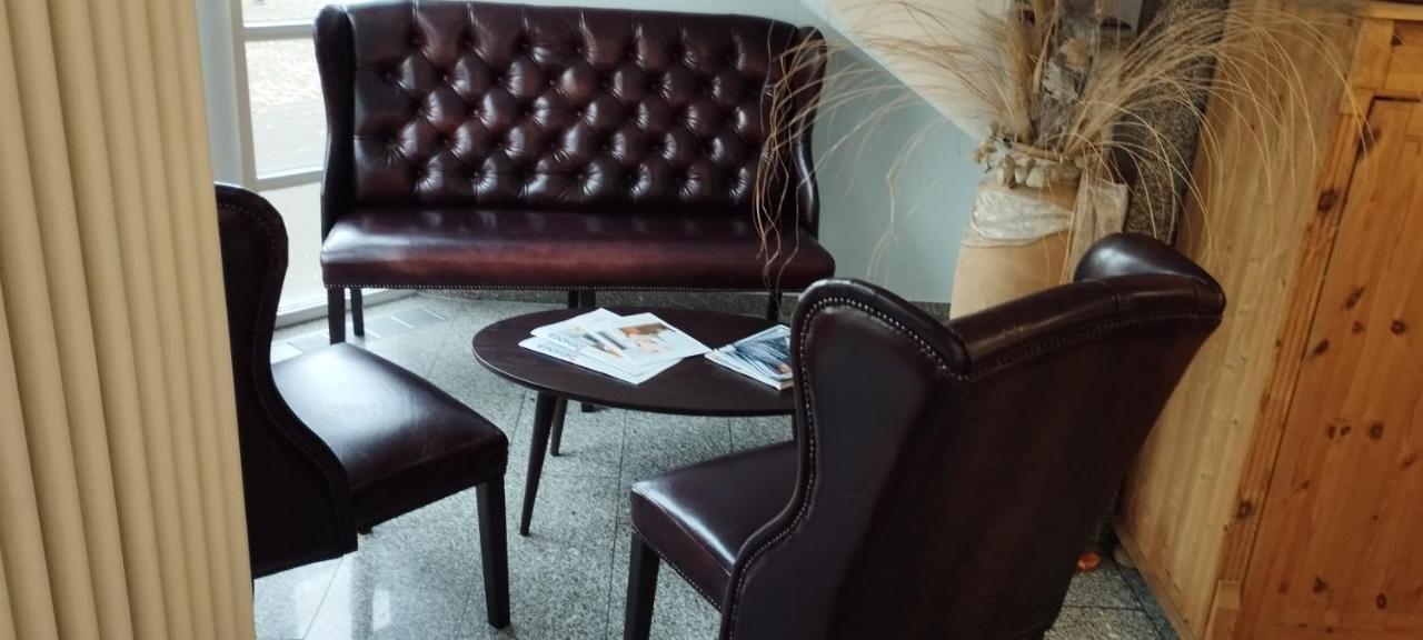 Hotel Am Theater Шветцинген Экстерьер фото