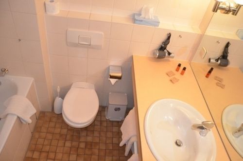 Hotel Am Theater Шветцинген Экстерьер фото